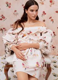 1410 madison ave, helena, mt 59601, usa. Max Mara Renaissance Flowers Spring Summer 2021 Collection