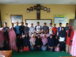 Di sukabumi ia adalah seorang ulama besar yang sangat di kenal keilmuannya, ketawadhuannya, keberkahan dan keistiqomahannya sebagai seorang ulamaul 'amiliin. Portal Kanwil Kemenag Jabar