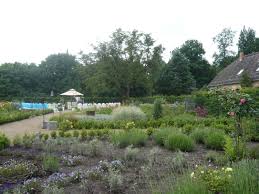 Schloss Und Park Altdobern Der Schon Restaurierte Teil Der Anlage Orangerie Restaurieren Fahrradtour Bau