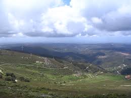The fire in the municipalities of monchique and portimão was under control at 7:15 am, but there is fear of rekindling due to the wind, said the commander of operations, richard marques. Serra De Monchique Wikipedia