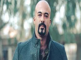 توفي اليوم هيثم أحمد زكي ، ابن الراحل أحمد زكي من زوجته الراحلة هالة فؤاد، في منزله وكان ظهوره الأول مع والده احمد زكي في فيلم عن قصة حياة عبدالحليم حافظ في حليم سنة 2006. Ø¹Ø¯Ø¯ ÙƒØ¨ÙŠØ± Ù…Ù† Ø§Ù„ÙÙ†Ø§Ù†ÙŠÙ† ÙŠØ´ÙŠØ¹ÙˆÙ† Ù‡ÙŠØ«Ù… Ø§Ø¨Ù† Ø§Ù„ÙÙ†Ø§Ù† Ø£Ø­Ù…Ø¯ Ø²ÙƒÙŠ ÙÙŠØ¯ÙŠÙˆ ÙˆÙƒØ§Ù„Ø© Ù‚Ø§Ø³ÙŠÙˆÙ† Ù„Ù„Ø£Ù†Ø¨Ø§Ø¡