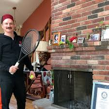 @rogerfederer Challenge accepted! Wearing a fez & volleying against bricks  is tough! what do you think?, #tennisathome #volleyers #stayhome&playtennis