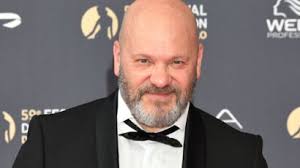 Ici tout commence" : comment les acteurs de la série ont-ils réagi au  départ de Mikaël Mittelstadt ? : Femme Actuelle Le MAG