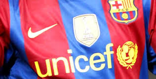 Unicef, fcb and fundació futbol club barcelona (ffcb) will join forces to work together on behalf of orphans and vulnerable children, in particular those affected by hiv/aids. Barca Moves Unicef To Back Of Jersey In 2011 12 Sport Dawn Com