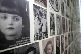 Des tags ont été découverts sur le mémorial de la shoah à paris dans la nuit de mardi à mercredi, en prévision d'une cérémonie commémorant les victimes de l'holocauste. Memorial De La Shoah Visite De L Institution Et Des Expositions A Paris