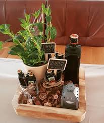 Auf geschenkidee.ch findest du zahlreiche. Jagermeister Krautergarten Geschenk Jagermeister Geschenke Geschenk Garten Geschenke
