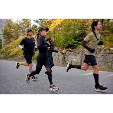Hoka Clifton 10