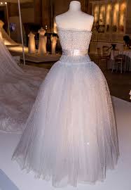 Hier kannst du ein schnäppchen machen. Ihre Hochzeitskleider Werden Ausgestellt Victoria Sofia Und Silvia Von Schweden Sind Im Hochzeitsfieber Gala De