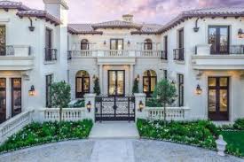 Drake Stayed in a Beverly Hills Airbnb Mansion