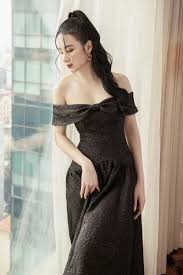 Tối 24.10, angela phương trinh xuất hiện tại một sự kiện thời trang. Angela PhÆ°Æ¡ng Trinh Tai Xuáº¥t Gá»£i Cáº£m Sau Thá»i Gian á»Ÿ áº©n Baogiaothong Vn