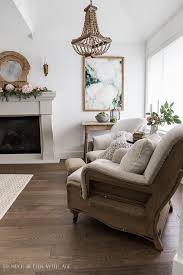 For a monochromatic white paint palette, use paint sheen to add texture and depth. Simply White By Benjamin Moore The Best White Paint Color So Much Better With Age