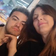 19 vueltas al sol y contando. Que el universo nos encuentre en el punto en  que hace su magia y nos mantenga unidos. Que los sueños no se queden  olvidados en el