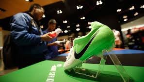 Jumlah penempatan sebesar 10.185 orang pada 2018 dan 11.829 pada 2019. Buruan Lamar Nike Membangun Pabrik Sepatu Baru Di Majalengka