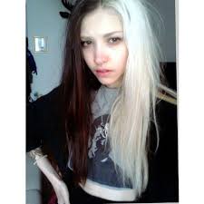 1 550 Likes 5 Comments Marilia Barrionuevo Jaghetermarilia On Instagram Morrrrrning Split Dyed Hair Half Dyed Hair Split Hair