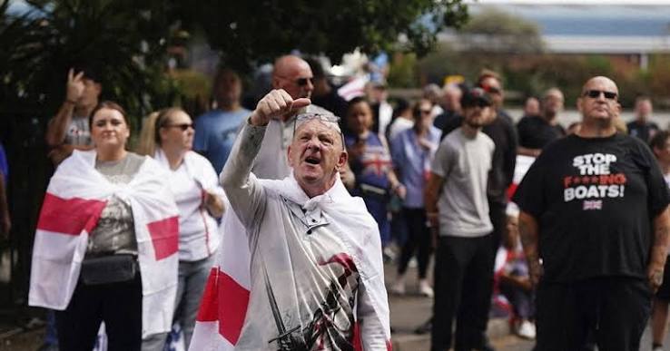 UK migrant protests spark angry confrontations as government scrambles to respond - The Mainichi
