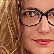 Roxanne Black (@punc17RBlack)