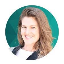 Janelle Carl's Instagram, Twitter & Facebook