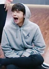 Pin By Marw3 On Mon Ta X In 2020 Hoodies Funny Faces Athletic Jacket