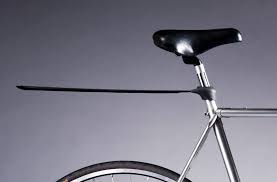 不要な時は一瞬で丸まりコンパクトに収納 自転車用泥除け plume 自転車 コンパクト 収納