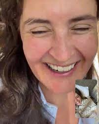 Feliz cumple to me! Así me despierta esta nueva vuelta al sol, Repleta del  amor más bonito! Gracias, gracias, GRACIAS!!!  🥹♥️🙌🏻👧🏻👦🏻🌝🌙👯‍♀️🌴🍰🌺