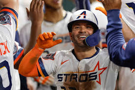 José Altuve pidió ser movido al segundo puesto del lineup y sacó la bola -  lvbp.com