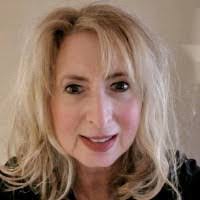 Lori Doering's Instagram, Twitter & Facebook