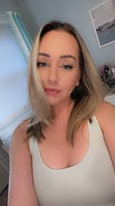 Toni Michele's Instagram, Twitter & Facebook