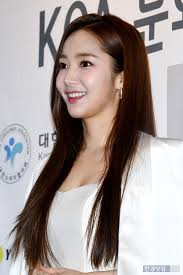박민영이 기상청 총괄예보과장, 송강이 특보 담당 예보관, 윤박이 대변인실 통보관 역을 맡았다. í¬í†  ë°•ë¯¼ì˜ ì‚¬ëž'ìŠ¤ëŸ¬ìš´ ë¯¸ì†Œ í•œê²½ë‹·ì»´