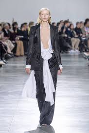 Последние твиты от art de la haute couture (@artdelacouture). Schiaparelli Haute Couture Spring Summer 2020 Fashion Show Numero Magazine