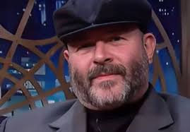 Mingau, integrante do Ultraje a Rigor, segue internado em São Paulo, mas  tem quadro estável