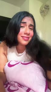 Marta Cisneros: Un Viaje Entre Risas y Reflexiones