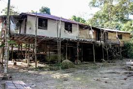 Eh, walaupun dalam malaysia, tapi macam 'oversea' tau. Harmoni Di Bawah Satu Bumbung Kata Malaysia