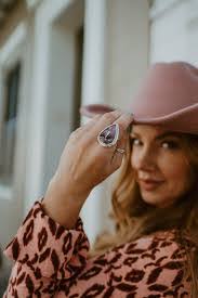 Alyssa Ring's Instagram, Twitter & Facebook