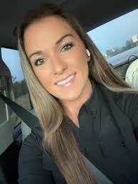 Laura Longnecker's Instagram, Twitter & Facebook