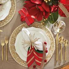 I am hosting my first ever christmas dinner this year for my cousin, her husband, and their two lovely daughters. Christmas Table Setting Simple Rules For Your Festive Dinner