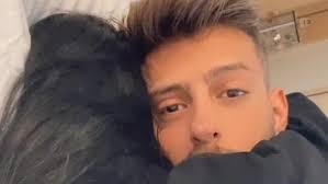 Israeli pop star Ben El Tavori gets cozy with Kim Kardashian's stylist