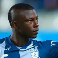 Bruno Gomes pode voltar a jogar como meia no Internacional