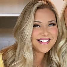 Lee Vuk Email & Phone Number