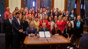 The law lets anyone sue an abortion clinic or a person assisting the patient in getting an abortion. Dallas Attorney Files Restraining Order Challenging Texas Heartbeat Abortion Bill Cbs Dallas Fort Worth