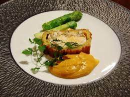 シェ イノ 古賀シェフ スズキのパイ包み焼き ソース ベアルネーズ ショロン シェフ ランチ ソース