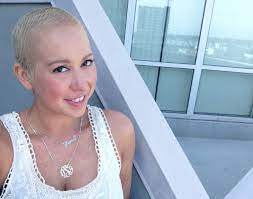 Pin By Katarina Flynn On Hairstyles Hair Growth After Chemo Growing Your Hair Out Growing Out Hair
