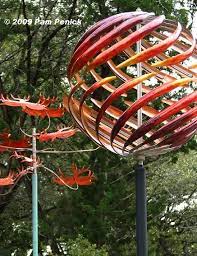 Extraordinary Garden Art At Sol Stice Digging Kinetic Wind Art Wind Art Wind Sculptures