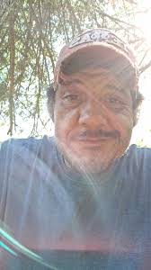 40 m Michigan single looking for a girl who wants talk and see what happens  .. my dm always open