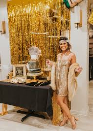 The great gatsby was set during prohibition, but that didn't prevent liquor from flowing freely at jay gatsby's hellraising social events. How To Throw A Great Gatsby Themed Party Haute Off The Rack