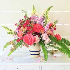 10 Garden Fresh Flower Arrangements From Your Backyard Fresh Flowers Arrangements Flower Arrangements Fresh Flower Bouquets