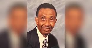 Karen Peay's Instagram, Twitter & Facebook