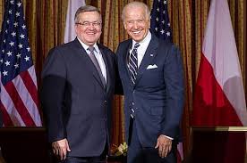 Bronisław komorowski ma już za sobą zakażenie koronawirusem. Bronislaw Komorowski Congratulations Mr President Joe Biden Fot Kprp Facebook