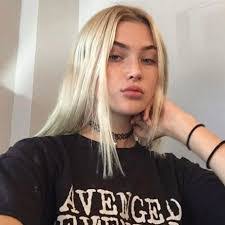 Ramona Madden's Instagram, Twitter & Facebook