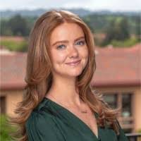 Erin Barrett's Instagram, Twitter & Facebook