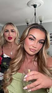 Ellie Kelly's Instagram, Twitter & Facebook